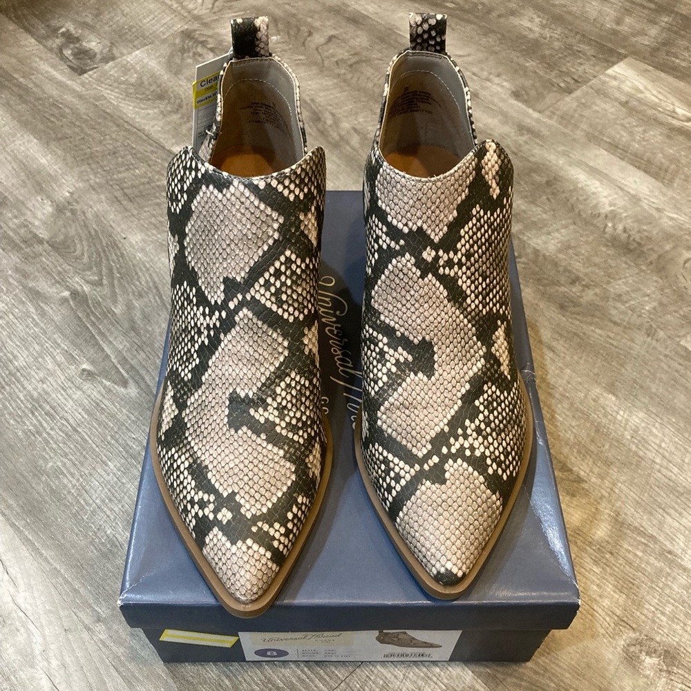 Ankle boots